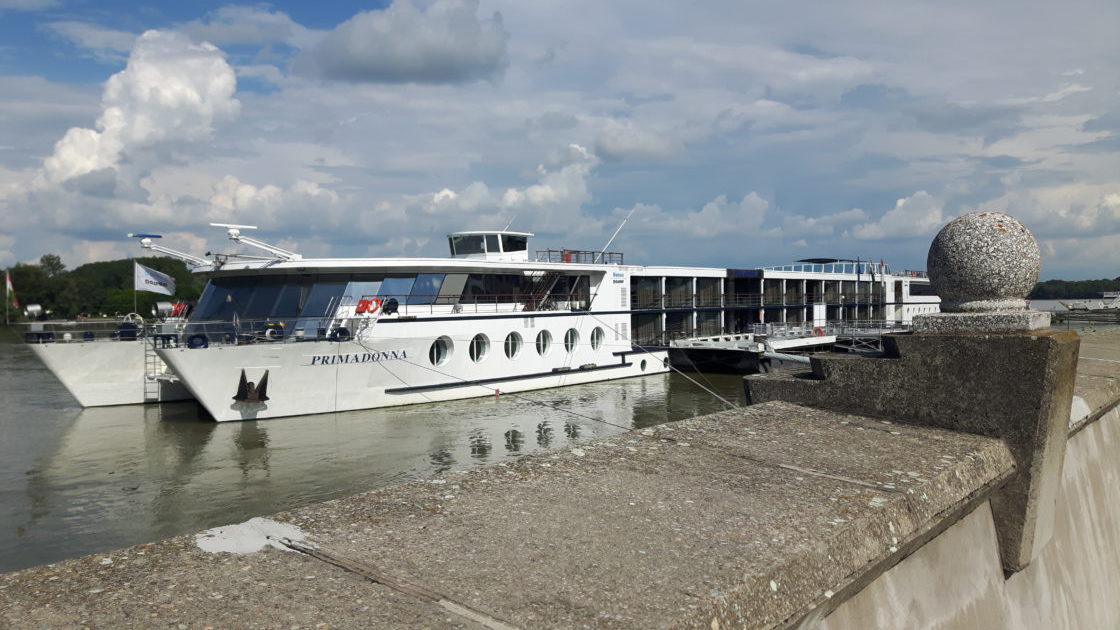 Europe guided bike tours